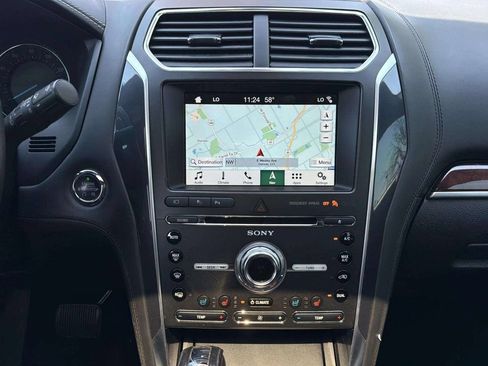 Used 2018 Ford Explorer Platinum AWD/4WD image 12