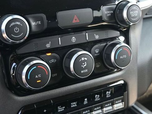 Used 2020 RAM 2500 Big Horn w/ Level 2 Equipment Group AWD/4WD image 26