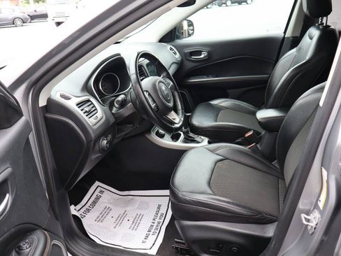 Used 2020 Jeep Compass Latitude w/ Popular Equipment Group AWD/4WD image 6
