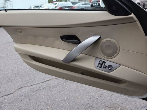 Used 2003 BMW Z4 3.0i RWD image 9
