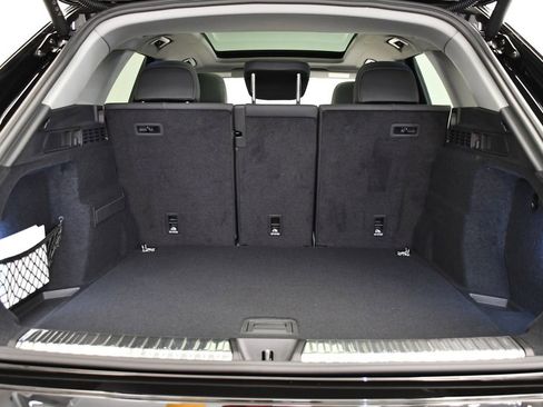 Used 2025 Audi Q5 Premium w/ Convenience Package image 54