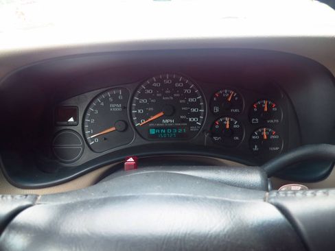Used 2002 Chevrolet Suburban LT AWD/4WD image 8