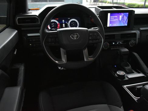 Used 2025 Toyota Tacoma TRD Sport AWD/4WD image 16