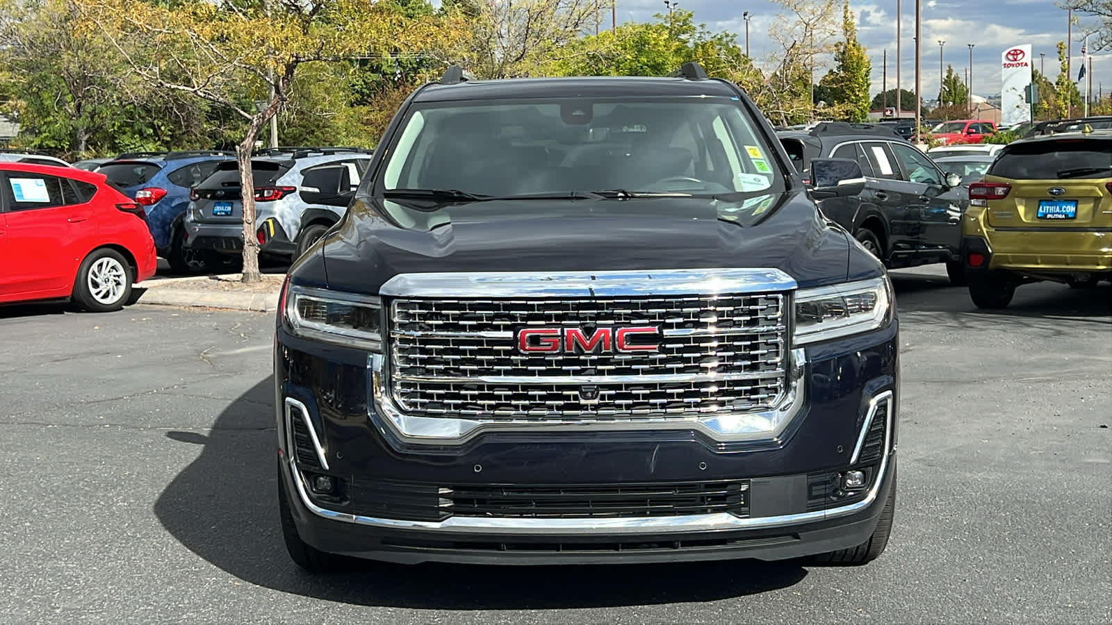 Used 2022 GMC Acadia Denali w/ Denali Ultimate Package AWD/4WD image 2