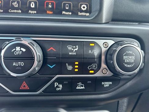 Used 2021 Jeep Gladiator Overland w/ Popular Equipment Package AWD/4WD image 28