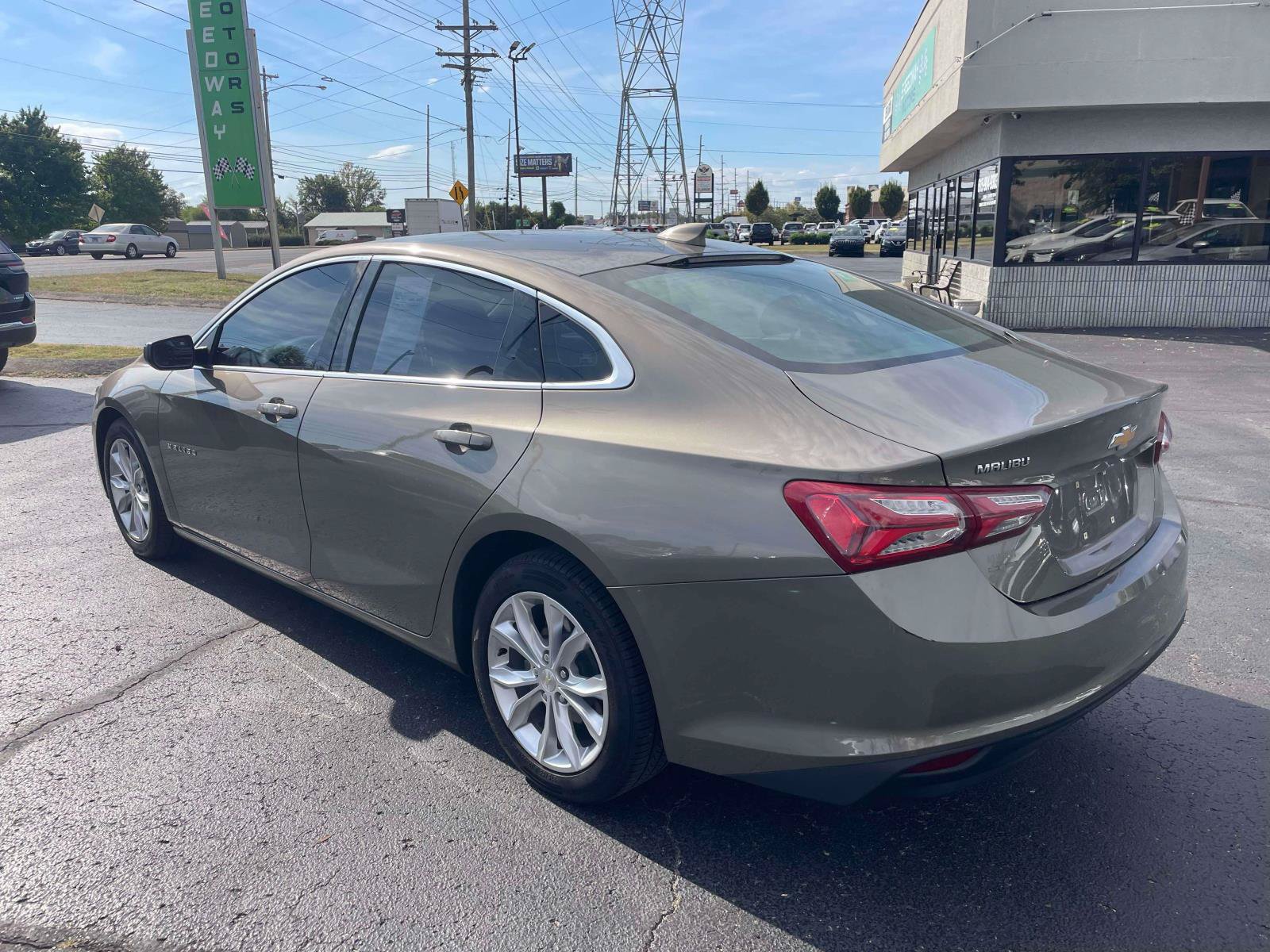 Used 2020 Chevrolet Malibu LT w/ Leather Package FWD image 5