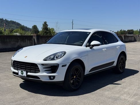 Used 2017 Porsche Macan AWD/4WD image 1