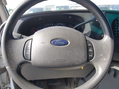 Used 2005 Ford E-150 and Econoline 150 RWD image 16
