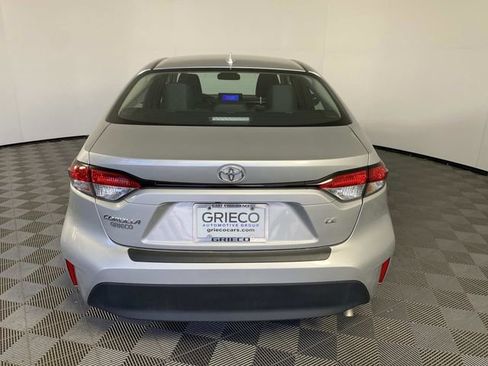 Used 2025 Toyota Corolla LE FWD image 7