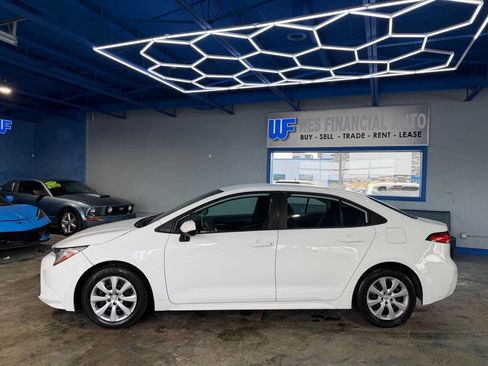 Used 2020 Toyota Corolla LE image 12