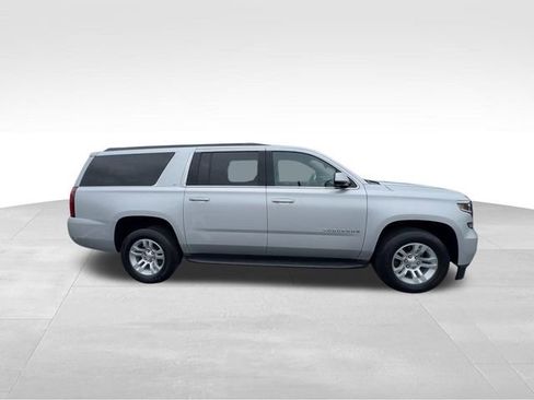 Certified 2020 Chevrolet Suburban LT w/ Luxury Package AWD/4WD image 12