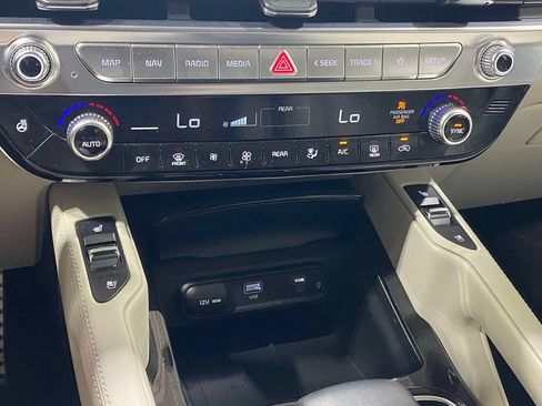 Used 2024 Kia Telluride SX Prestige AWD/4WD image 33