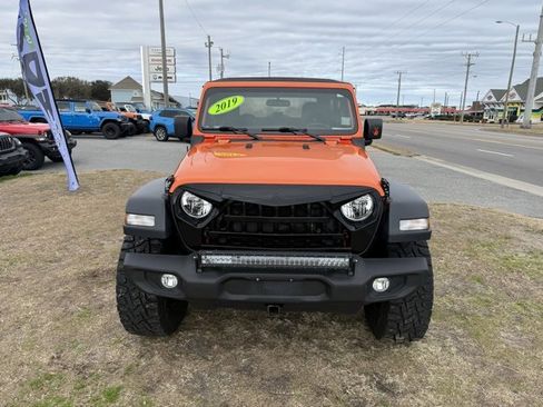 Used 2019 Jeep Wrangler Sport S image 2