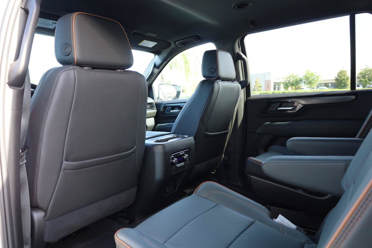Used 2025 GMC Yukon XL AT4 AWD/4WD image 16