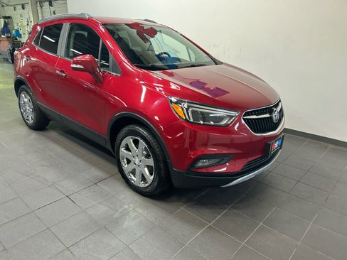 Used 2019 Buick Encore Essence w/ Experience Buick Package AWD/4WD image 2