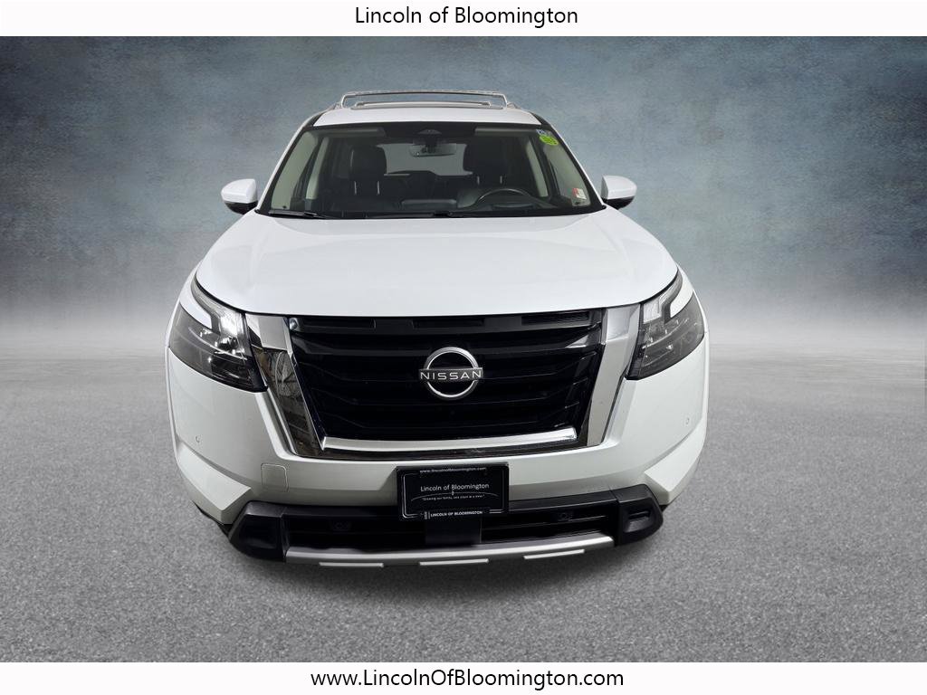 Used 2025 Nissan Pathfinder Platinum AWD/4WD image 9