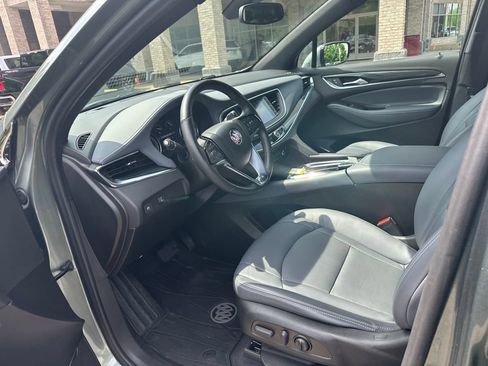 Used 2023 Buick Enclave Essence AWD/4WD image 10