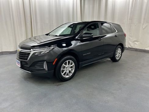 Used 2022 Chevrolet Equinox LT image 2