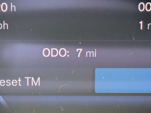 New 2026 Volvo XC60 B5 Plus w/ Protection Package Premier AWD/4WD image 40