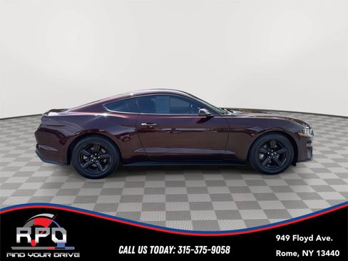 Used 2018 Ford Mustang Coupe RWD image 6