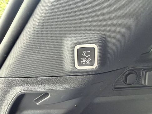 Used 2023 Jeep Grand Cherokee Altitude AWD/4WD image 40