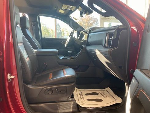 Used 2025 GMC Sierra 1500 AT4 w/ AT4 Premium Package image 16