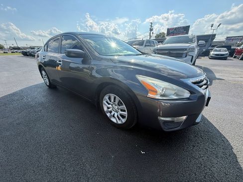 Used 2013 Nissan Altima 2.5 S FWD image 1