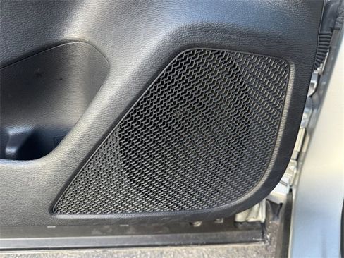 Used 2024 Mitsubishi Outlander SE image 13