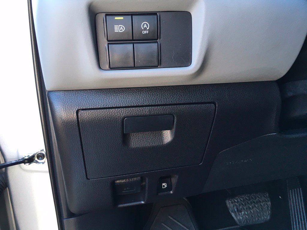 Used 2023 Toyota Highlander L FWD image 17