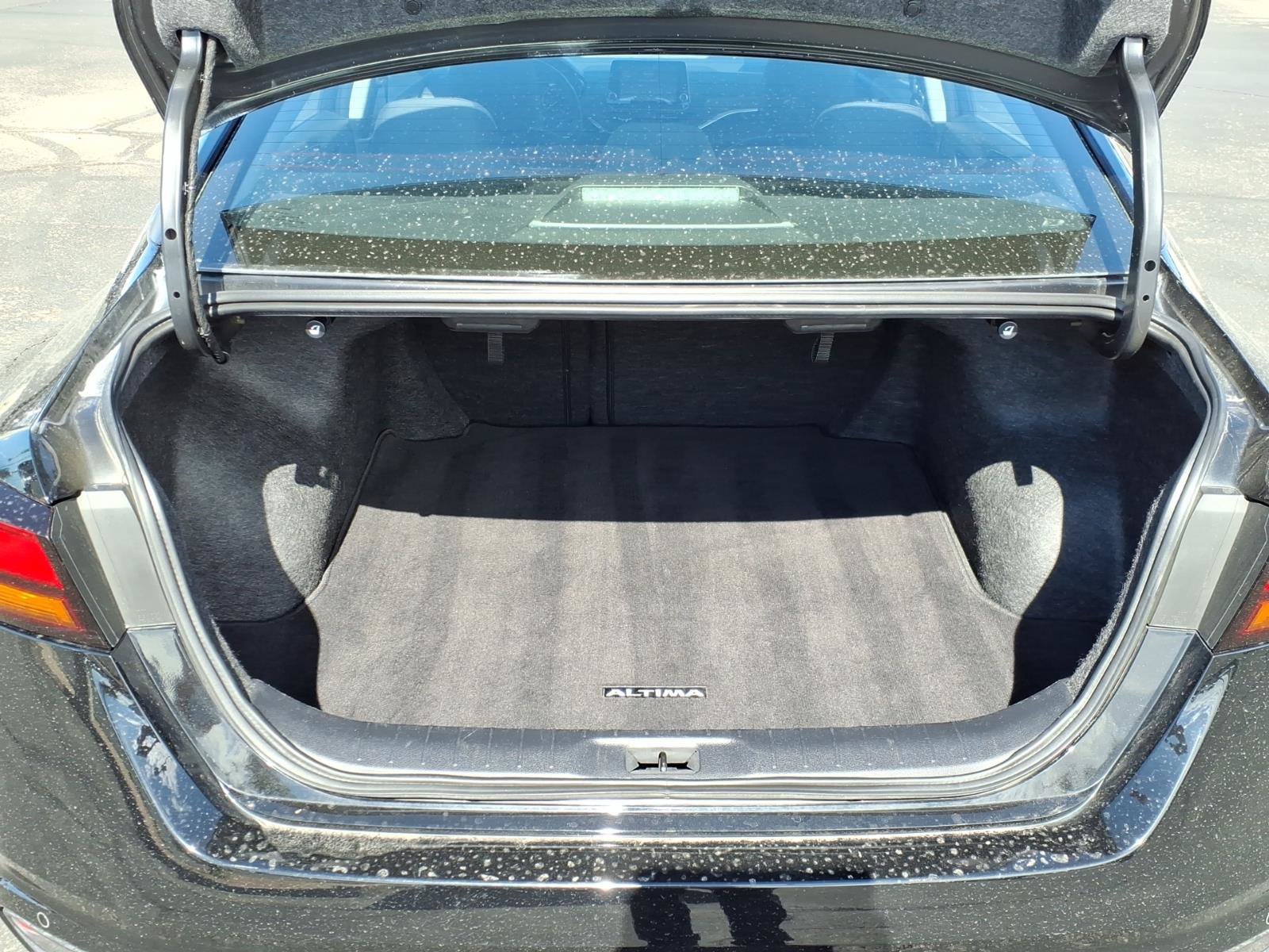Used 2025 Nissan Altima 2.5 SV FWD image 15