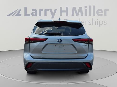 Used 2023 Toyota Highlander Limited AWD/4WD image 4