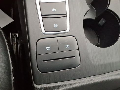 Used 2020 Ford Escape SEL image 23