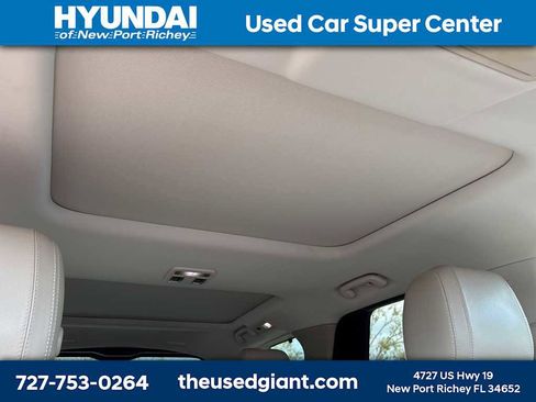 Used 2017 Land Rover Discovery HSE image 9