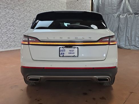 Used 2022 Lincoln Nautilus Reserve image 5