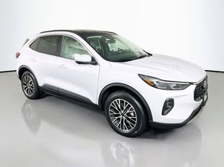 New 2025 Ford Escape SE w/ PHEV Premium Package 360° Tour