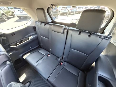 Used 2024 Toyota Grand Highlander Platinum image 9