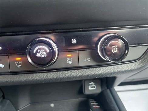 Used 2023 Honda HR-V LX image 37