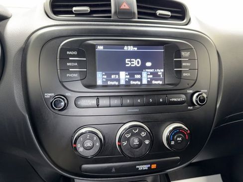Used 2017 Kia Soul FWD image 22