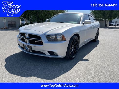 Used 2012 Dodge Charger SXT RWD image 1