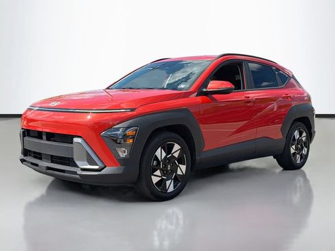 Used 2025 Hyundai Kona SEL FWD image 2