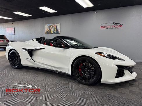Used 2024 Chevrolet Corvette Z06 image 1