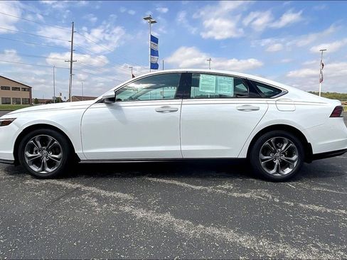 Certified 2024 Honda Accord EX image 3