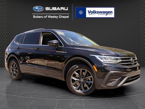 Used 2023 Volkswagen Tiguan SE FWD image 1