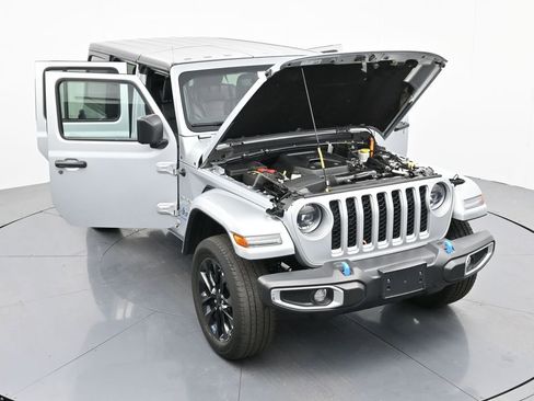 Used 2023 Jeep Wrangler Unlimited Sahara image 37