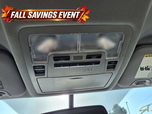 Used 2014 Toyota Highlander XLE FWD image 25