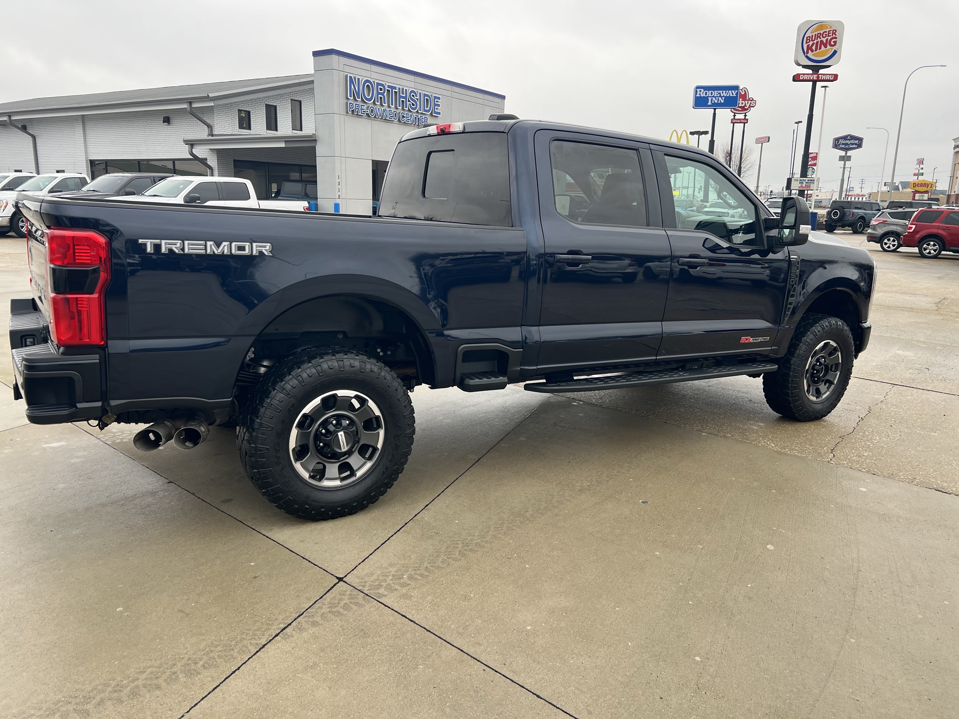 Used 2023 Ford F250 Lariat w/ Lariat Ultimate Package AWD/4WD image 9