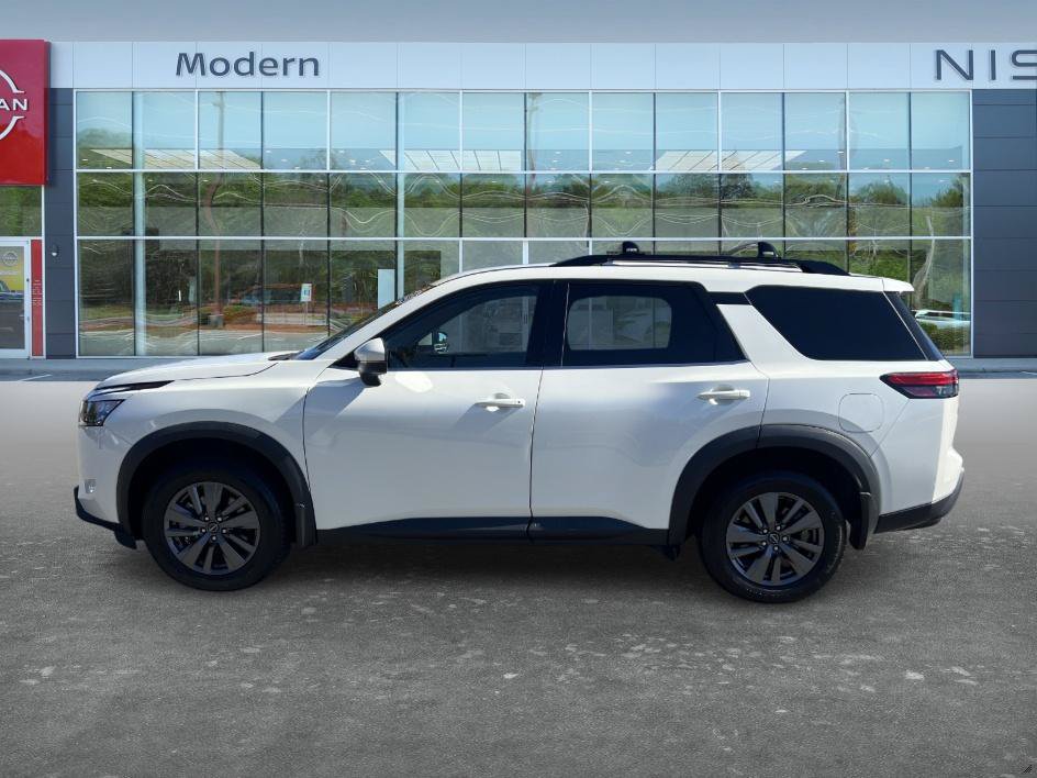 Certified 2024 Nissan Pathfinder SV FWD image 8