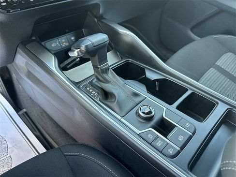 Used 2025 Kia Sorento LX image 20