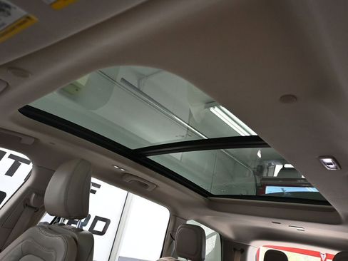 Used 2023 Lincoln Aviator Reserve image 25