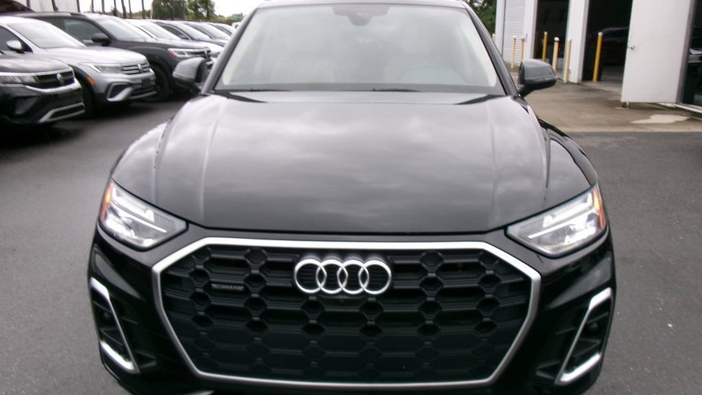 Used 2023 Audi Q5 2.0T Premium Plus w/ Premium Plus Package AWD/4WD image 3